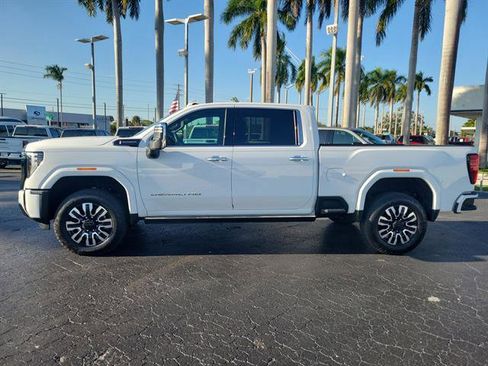 Used 2025 GMC Sierra 2500 Denali Ultimate w/ Max Trailering Package image 2
