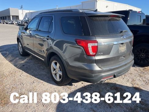 Used 2018 Ford Explorer XLT w/ Equipment Group 202A image 3