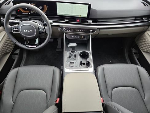 New 2026 Kia Carnival FWD image 18