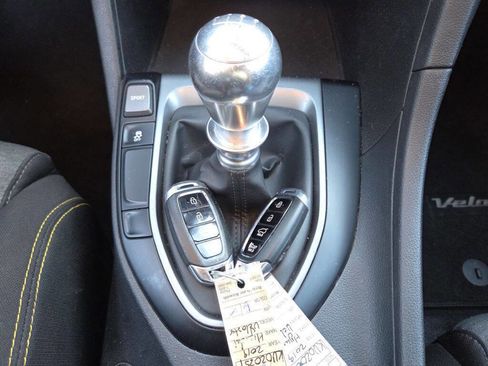 Used 2019 Hyundai Veloster Turbo R-Spec image 4