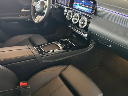 Used 2025 Mercedes-Benz CLA 250 image 12