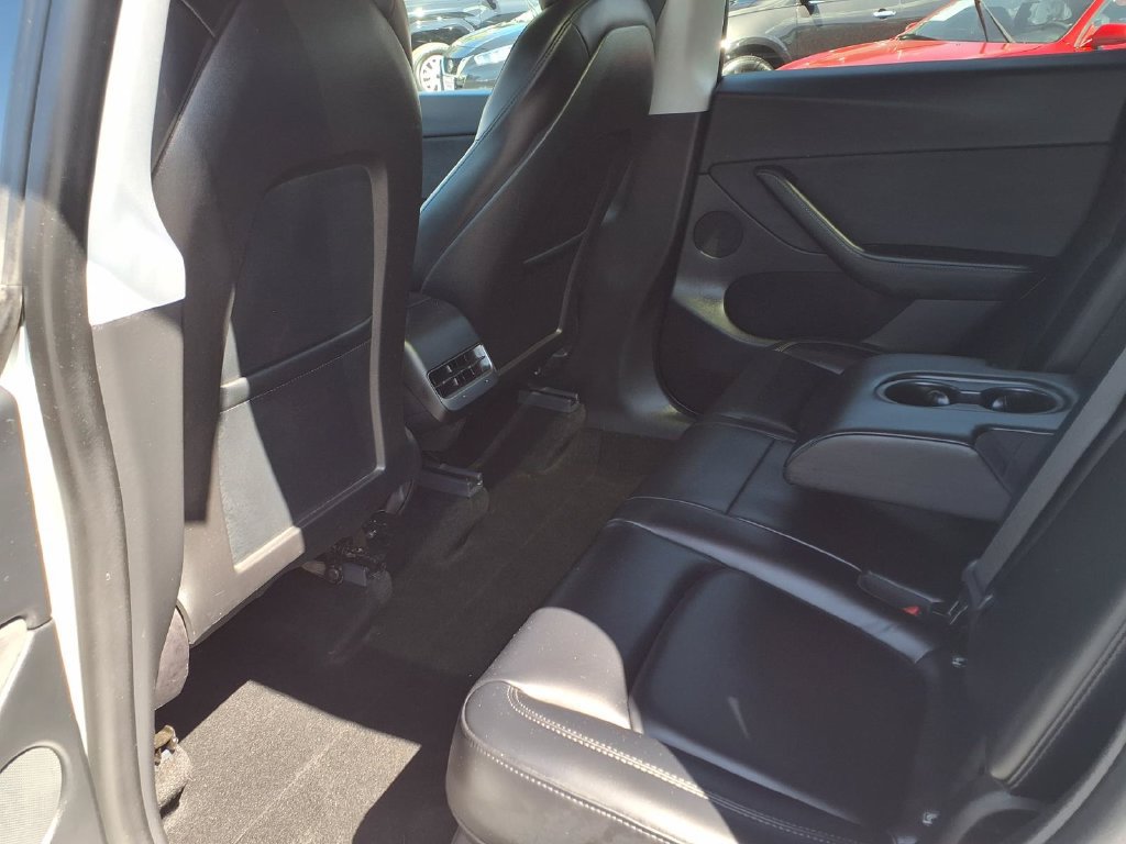 Used 2021 Tesla Model Y Long Range AWD/4WD image 23