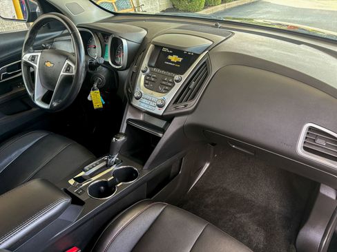 Used 2017 Chevrolet Equinox Premier w/ Enhanced Convenience Package AWD/4WD image 26