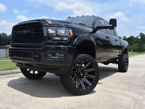 Used 2021 RAM 2500 Big Horn w/ Night Edition AWD/4WD image 5