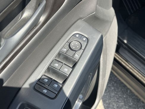 Used 2024 Nissan Pathfinder SV FWD image 15
