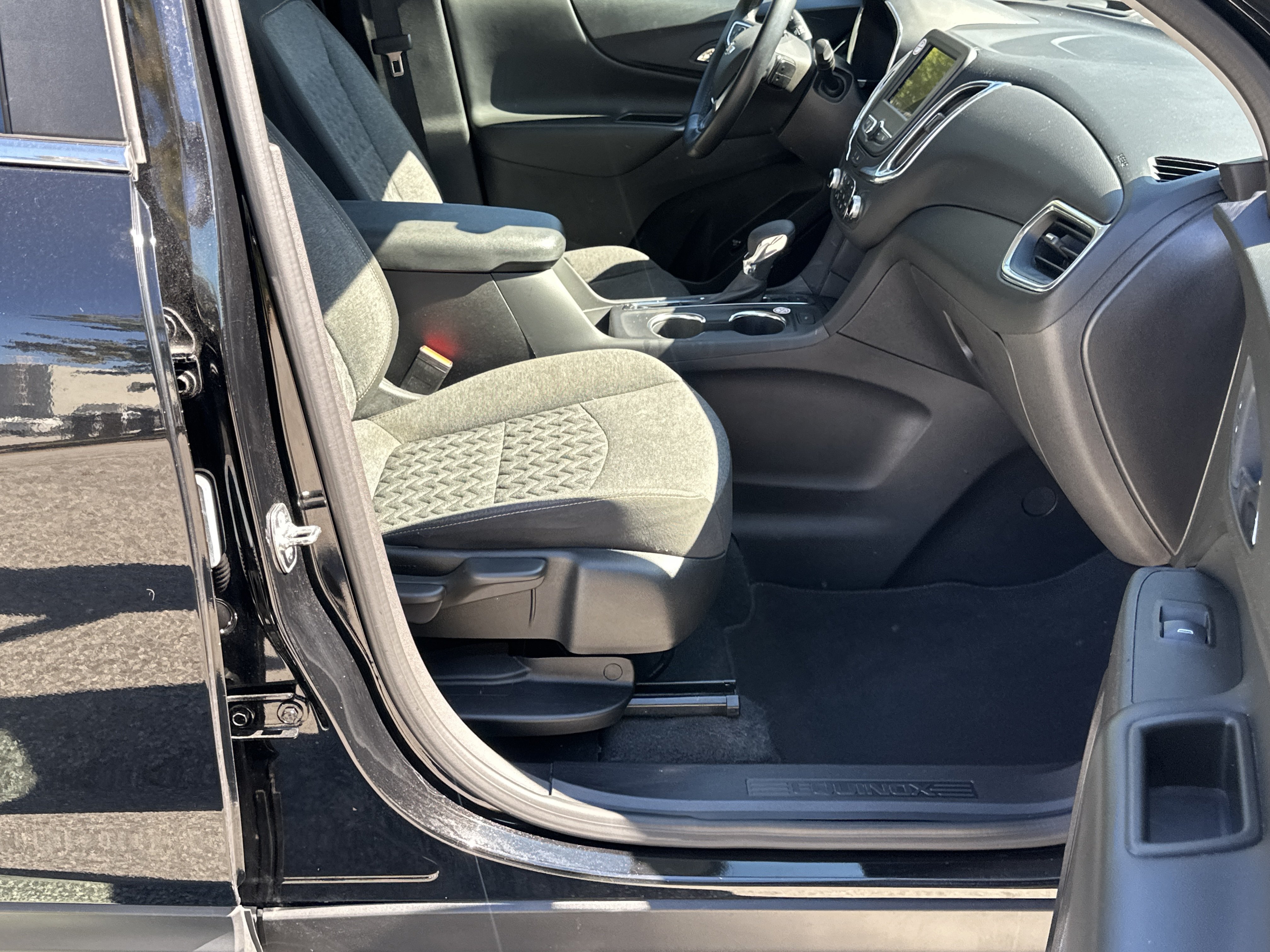 Used 2024 Chevrolet Equinox LT AWD/4WD image 13