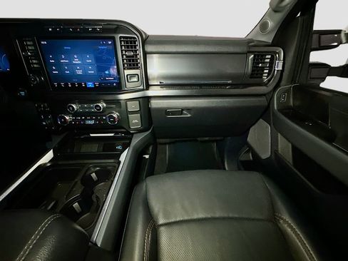 Certified 2024 Ford F250 Lariat w/ Lariat Ultimate Package AWD/4WD image 31