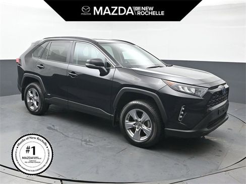 Used 2022 Toyota RAV4 LE image 1