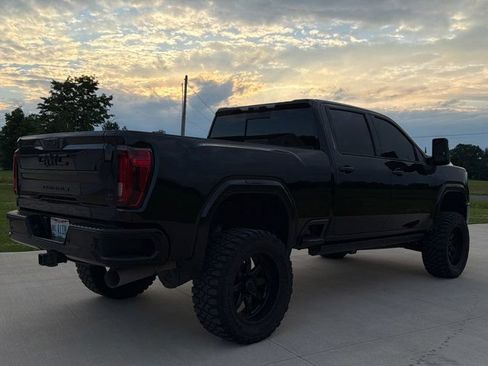 Used 2021 GMC Sierra 2500 Denali w/ Denali Black Diamond Edition AWD/4WD image 4