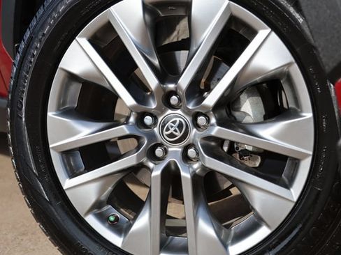 Used 2024 Toyota RAV4 XLE Premium FWD image 10
