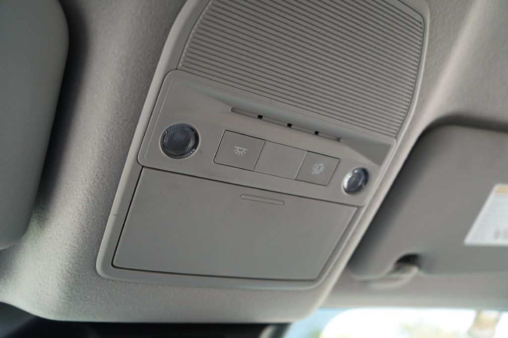 Used 2025 Nissan Kicks SR FWD image 11