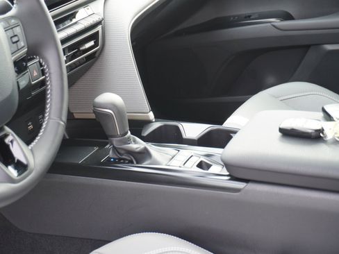 Used 2025 Toyota Camry SE image 20