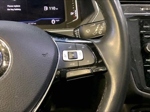 Used 2020 Volkswagen Tiguan SEL image 24