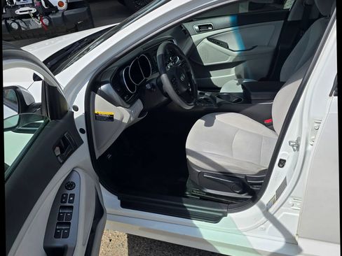 Used 2015 Kia Optima LX image 6