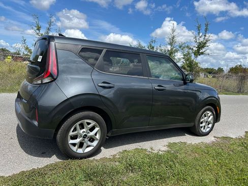 Used 2023 Kia Soul LX w/ Option Group 015 FWD image 6