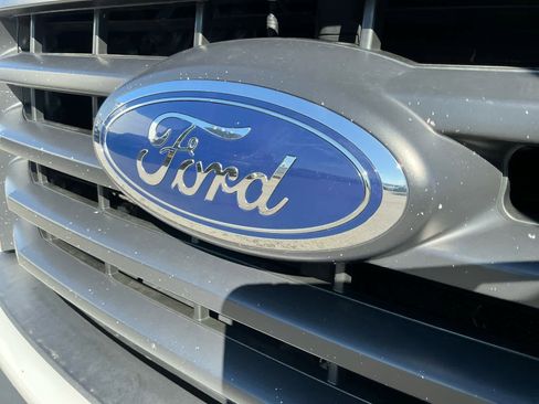 Used 2015 Ford F150 XLT w/ Equipment Group 302A Luxury image 16