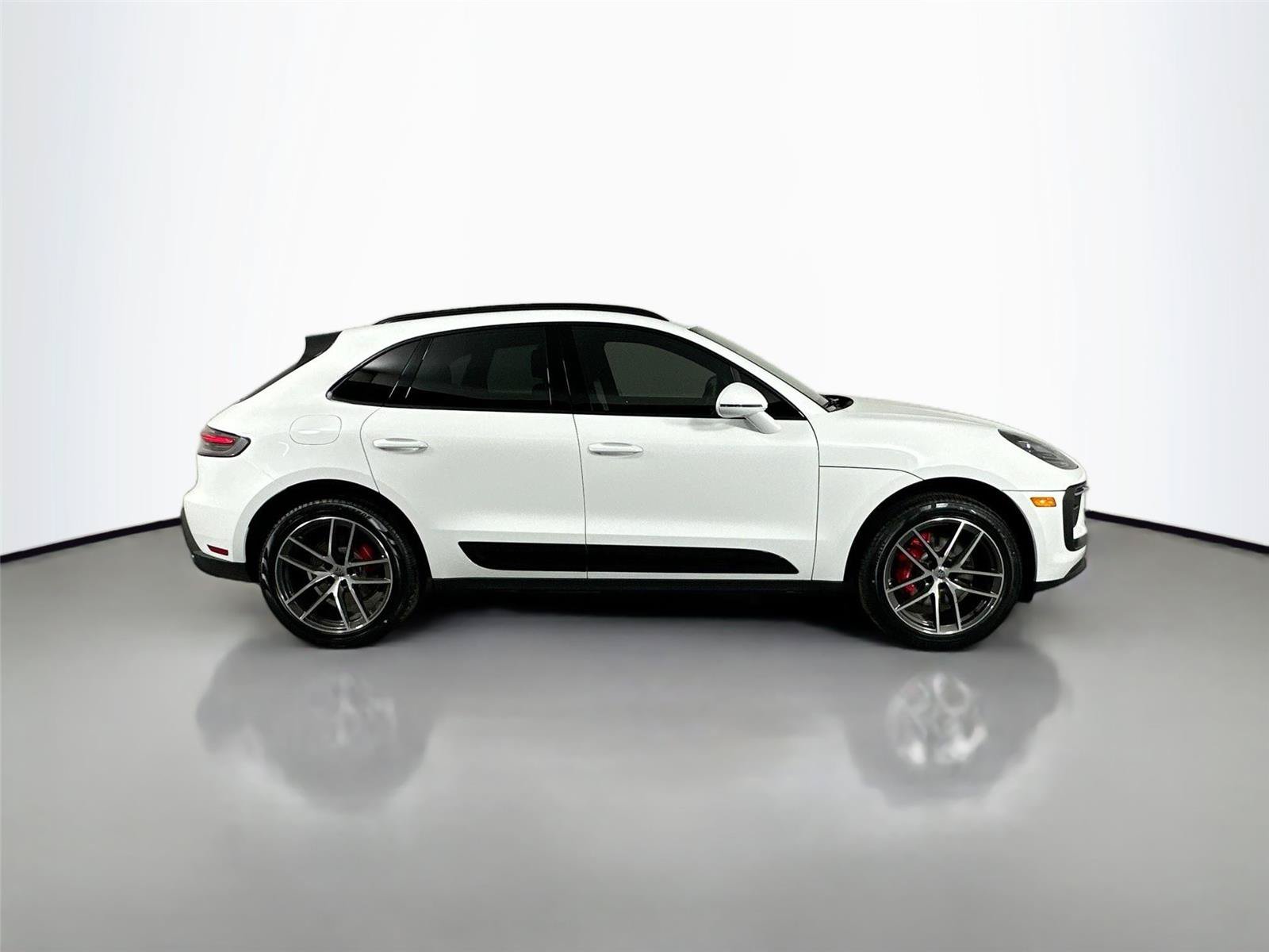 Used 2026 Porsche Macan Turbo Electric AWD/4WD image 8