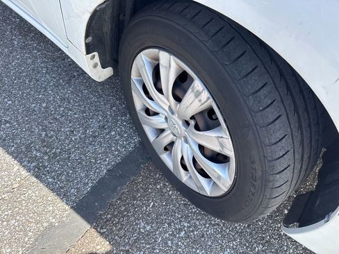 Used 2013 Toyota Corolla LE image 4