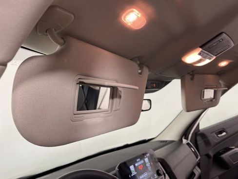 Used 2024 Nissan Pathfinder SL image 38