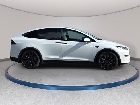 Used 2023 Tesla Model X image 5