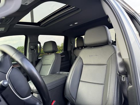 Used 2025 GMC Sierra 1500 Denali AWD/4WD image 4