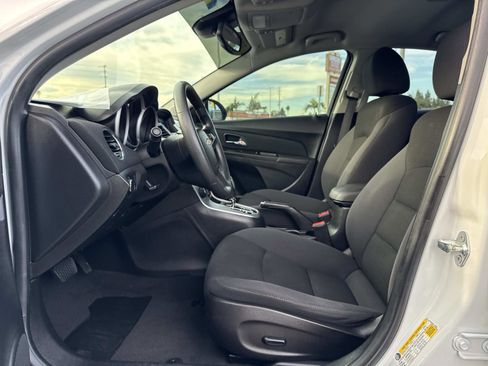 Used 2015 Chevrolet Cruze LT image 20