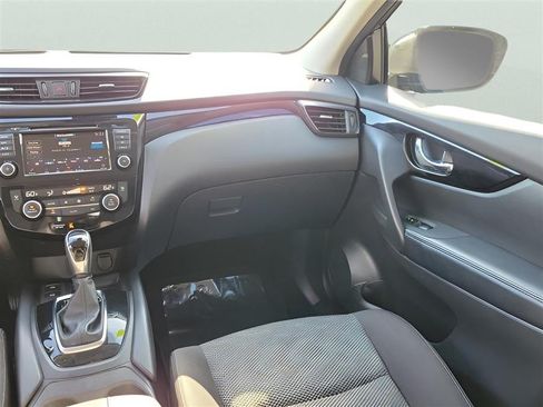 Used 2019 Nissan Rogue Sport SV w/ Technology Package FWD image 14