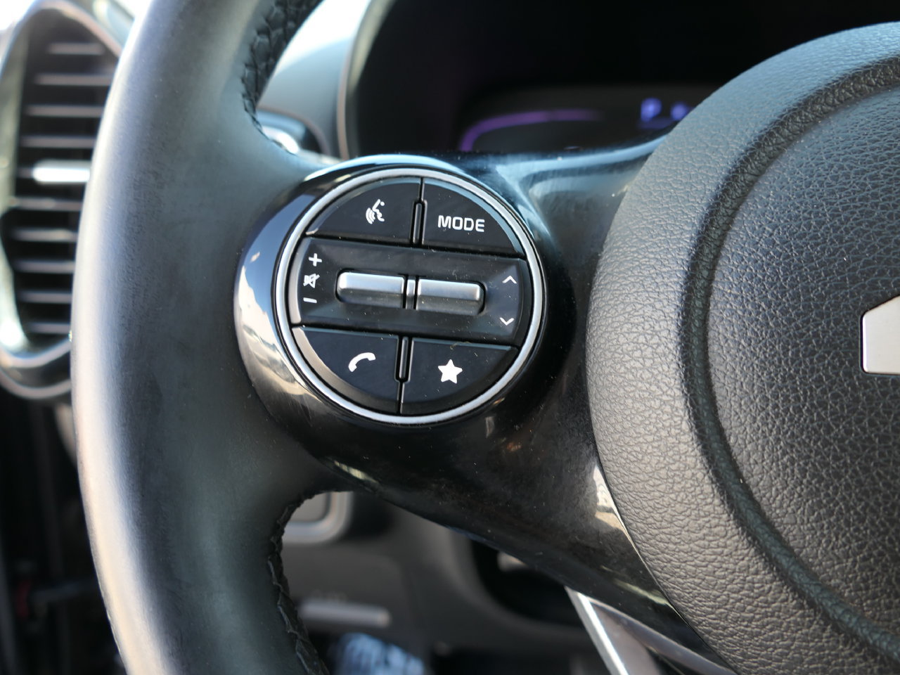 Used 2024 Kia Soul EX w/ EX Designer Package FWD image 16