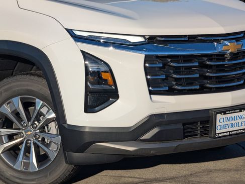 New 2026 Chevrolet Equinox LT FWD image 3