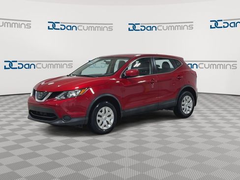 Used 2018 Nissan Rogue Sport S FWD image 4