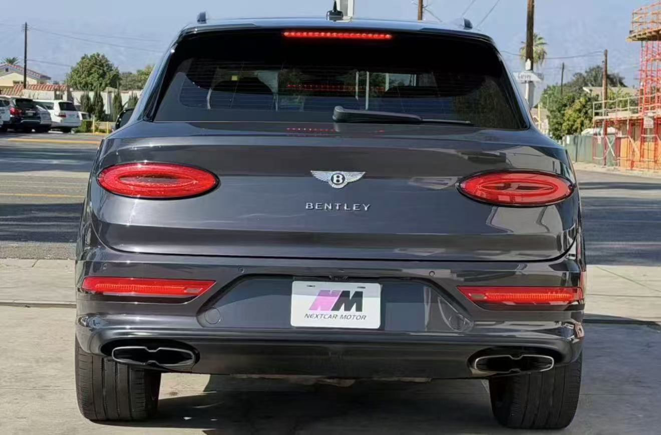 Used 2021 Bentley Bentayga AWD/4WD image 5