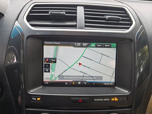 Used 2016 Ford Explorer XLT w/ Equipment Group 202A AWD/4WD image 20
