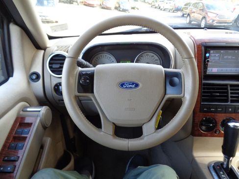 Used 2007 Ford Explorer Eddie Bauer image 18