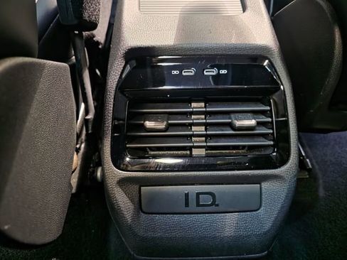 Certified 2022 Volkswagen ID.4 Pro S image 30