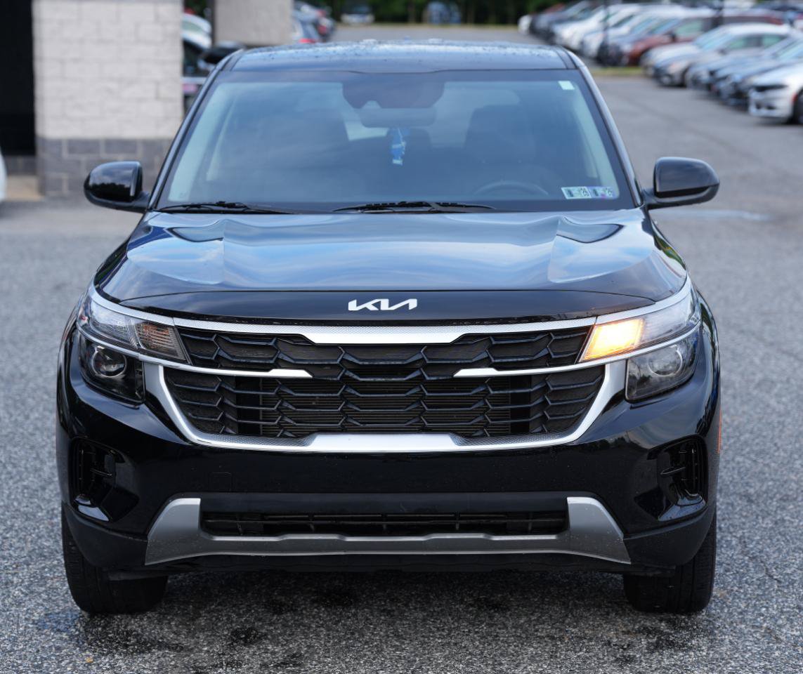 Used 2025 Kia Seltos LX AWD/4WD image 2