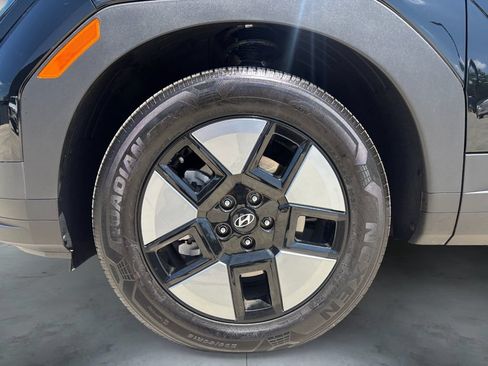 Used 2025 Hyundai Santa Fe SEL FWD image 15