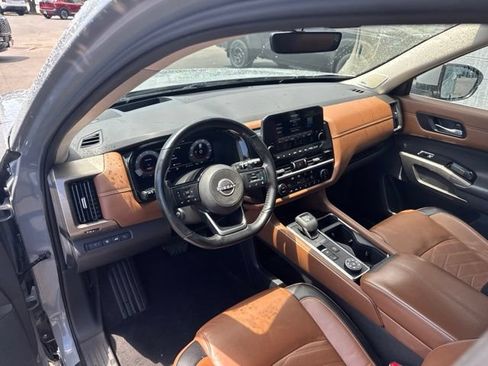 Used 2024 Nissan Pathfinder Platinum AWD/4WD image 9