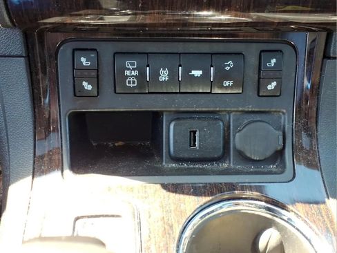Used 2017 Chevrolet Traverse LT AWD/4WD image 17