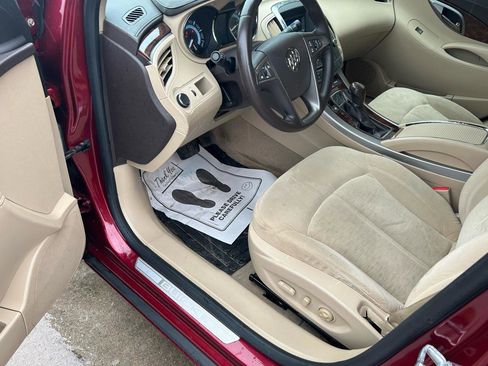 Used 2010 Buick LaCrosse CX image 10