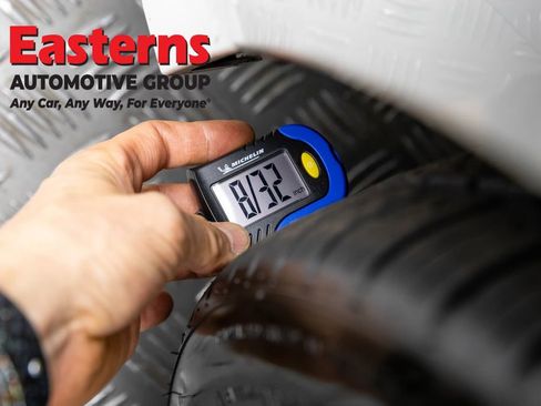 Used 2022 BMW 330i xDrive Sedan w/ M Sport Package image 28