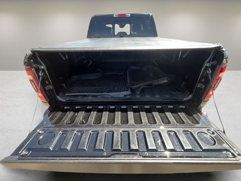 Used 2023 RAM 1500 Laramie AWD/4WD image 31