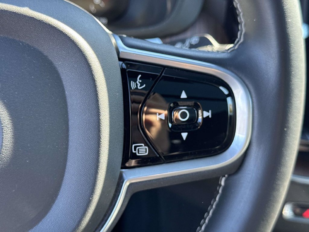 Used 2020 Volvo XC60 T5 Inscription AWD/4WD image 19