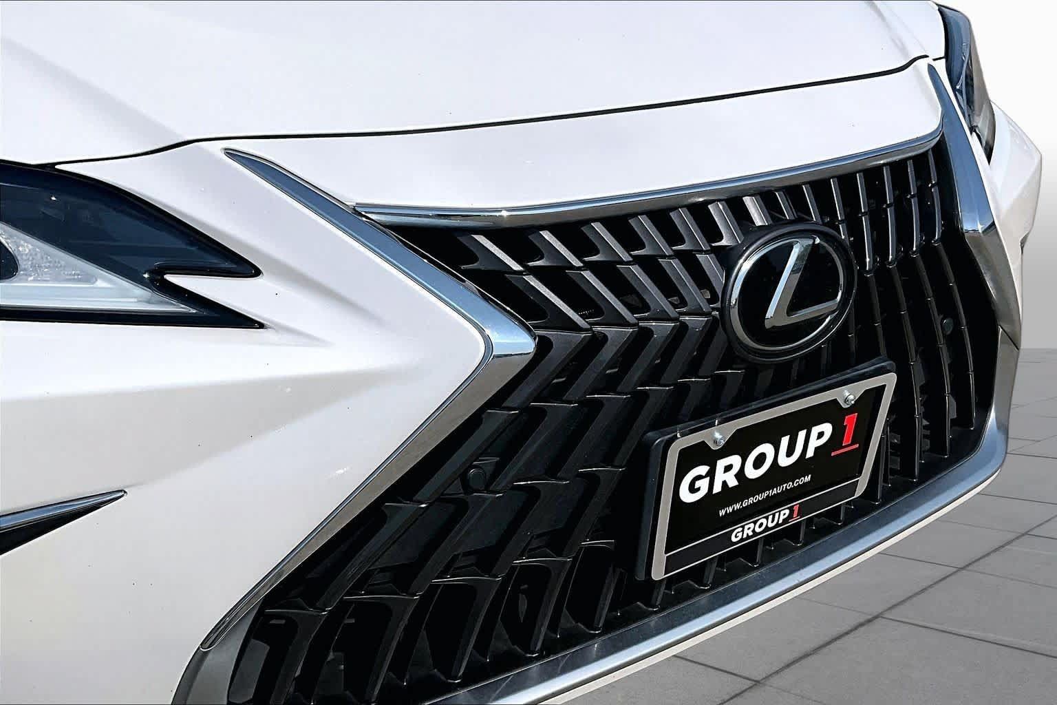 Used 2023 Lexus ES 350 w/ Premium Package FWD image 27