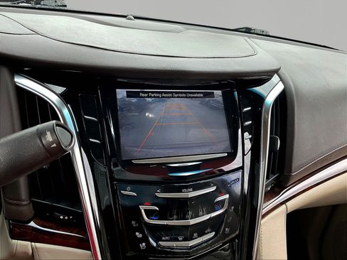 Used 2015 Cadillac Escalade Luxury RWD image 14