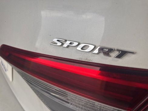 Used 2022 Honda Civic Sport image 7