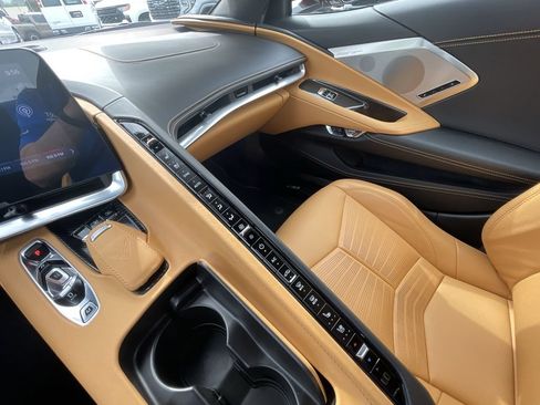 Used 2024 Chevrolet Corvette Stingray Premium Cpe w/ Z51 Performance Package RWD image 32