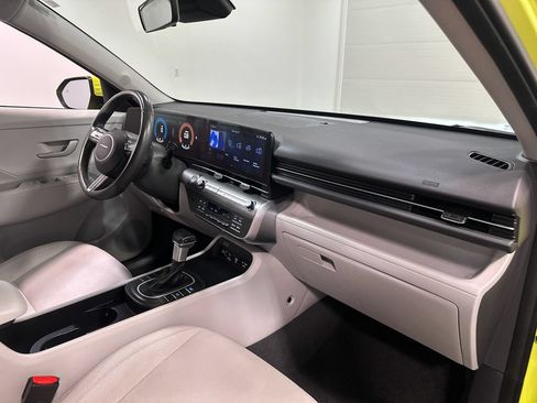 Used 2025 Hyundai Kona SEL FWD image 90
