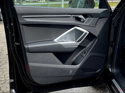 Used 2019 Audi Q3 2.0T Premium Plus image 24