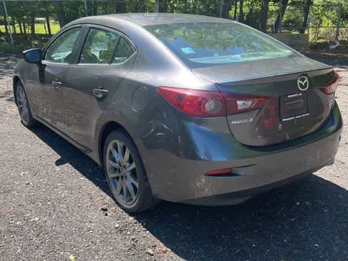 Used 2018 MAZDA MAZDA3 Touring FWD image 5