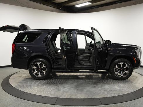 New 2026 GMC Yukon AT4 w/ AT4 Premium Plus Package image 13